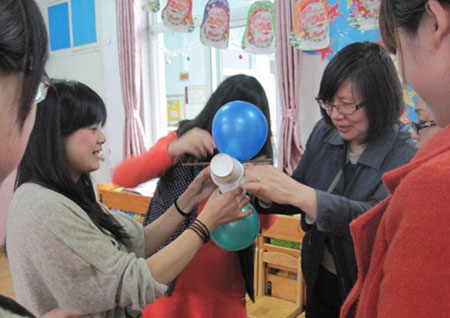 <b>鸡蛋飞行器</b>